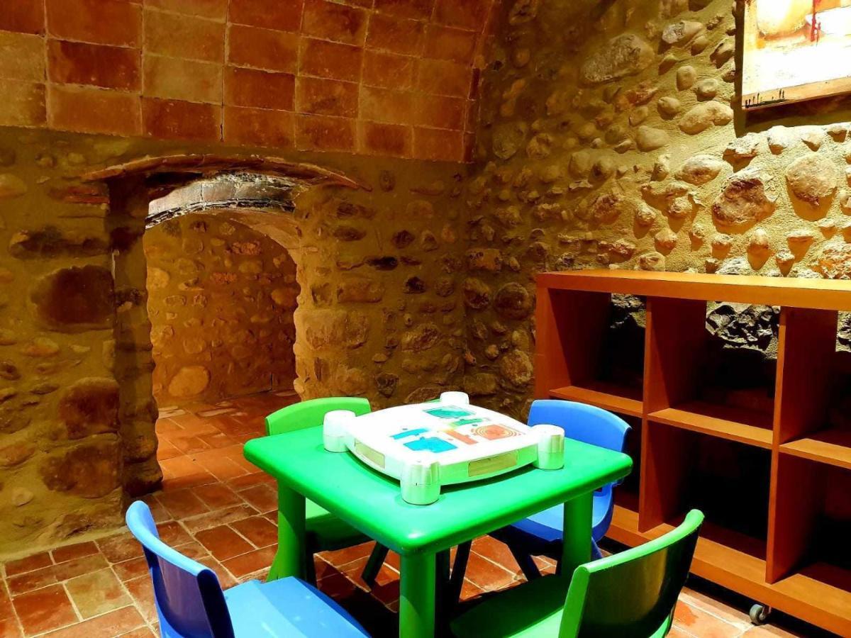 Masia Para Grupos Con Piscina Privada28 Pax Cabanelles Exterior foto